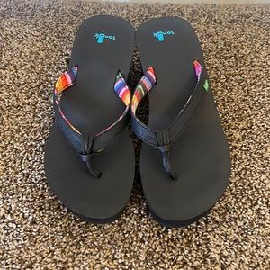 Sanuk womens flip flop size 7